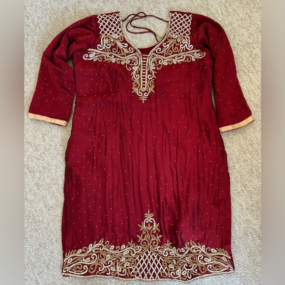 Red and Gold Gharara - Picture 5 of 14